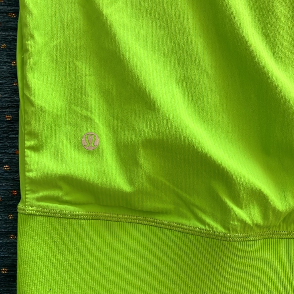 Lululemon “street to studio” Vibrant Green Hooded Jacket size 4 - Picture 6 of 7